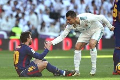 皇马库尔图瓦神扑助力，防守策略奏效击退巴萨进攻